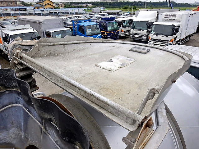 三菱ふそうファイターミキサー車（コンクリートミキサー）増トン（6t・8t）[写真26]
