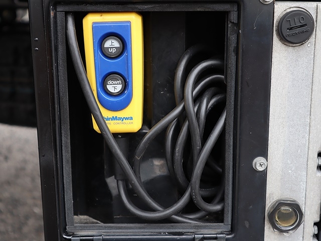 日野デュトロ平ボディ小型（2t・3t）[写真12]