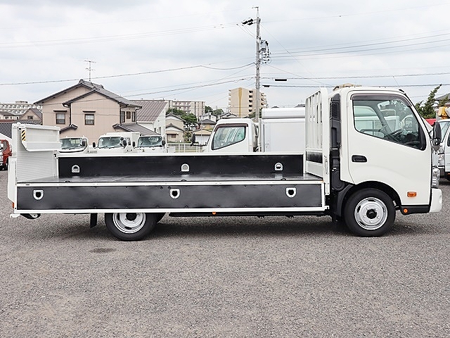 日野デュトロ平ボディ小型（2t・3t）[写真07]