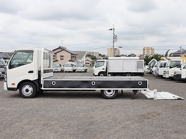 日野デュトロ平ボディ小型（2t・3t）[写真08]