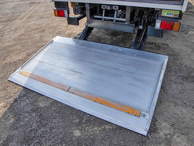 マツダタイタンアルミバン小型（2t・3t）[写真09]