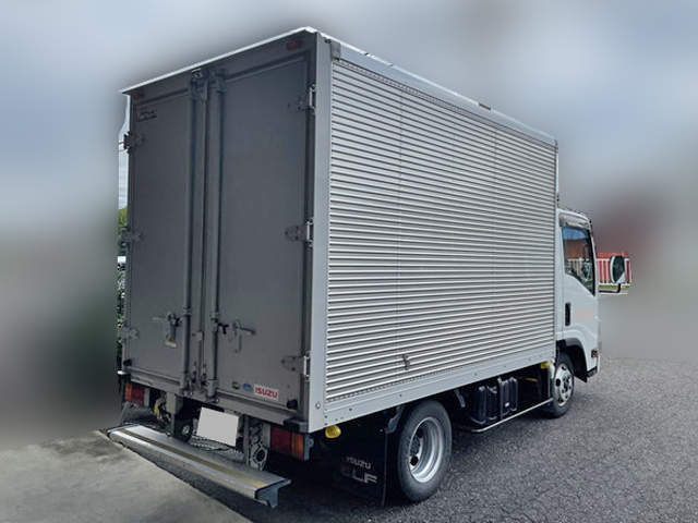 いすゞエルフアルミバン小型（2t・3t）[写真02]