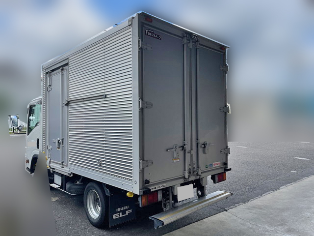 いすゞエルフアルミバン小型（2t・3t）[写真03]