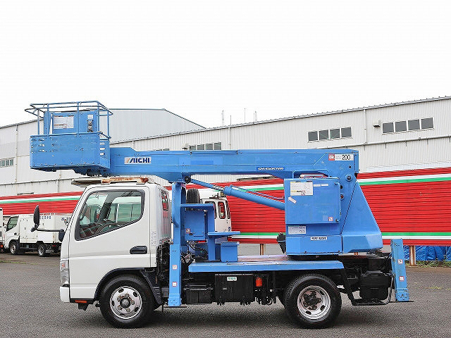 三菱ふそうキャンター高所作業車小型（2t・3t）[写真07]