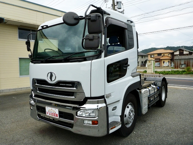 UDトラックスクオントレーラーヘッド（トラクターヘッド）大型（10t）ADG-GK4XAB [写真01]