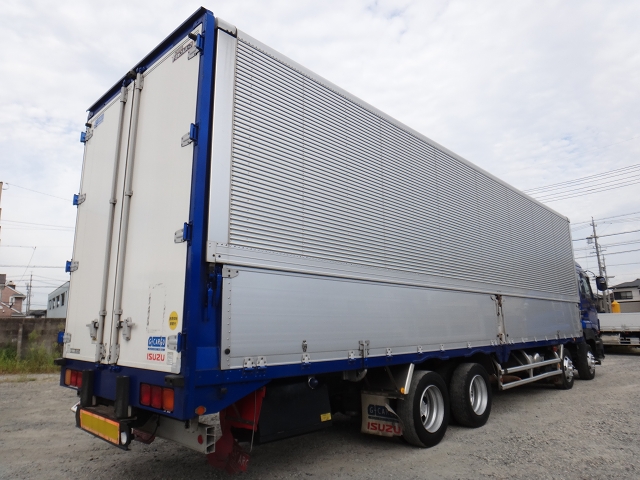 いすゞギガアルミウイング大型（10t）[写真02]