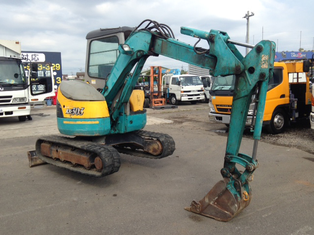 クボタミニユンボ（ミニバックホー）[写真02]