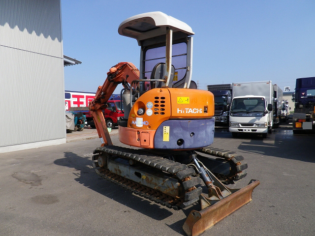 日立ミニユンボ（ミニバックホー）[写真02]