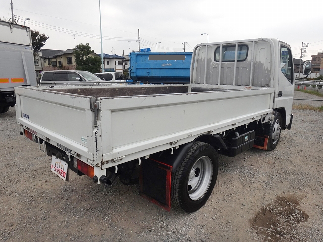 三菱ふそうキャンター平ボディ小型（2t・3t）[写真02]