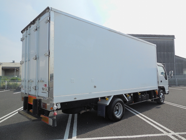 いすゞエルフ冷凍車（冷蔵車）小型（2t・3t）[写真02]