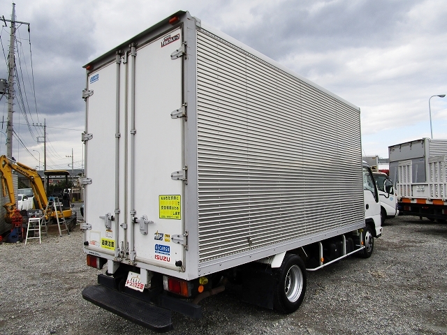 いすゞエルフアルミバン小型（2t・3t）[写真02]