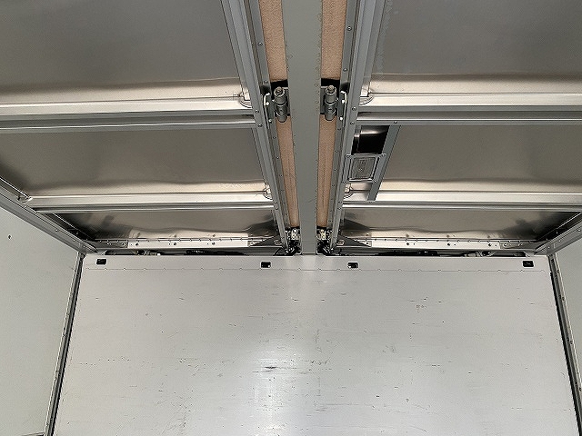 UDトラックスコンドルアルミウイング中型（4t）[写真19]