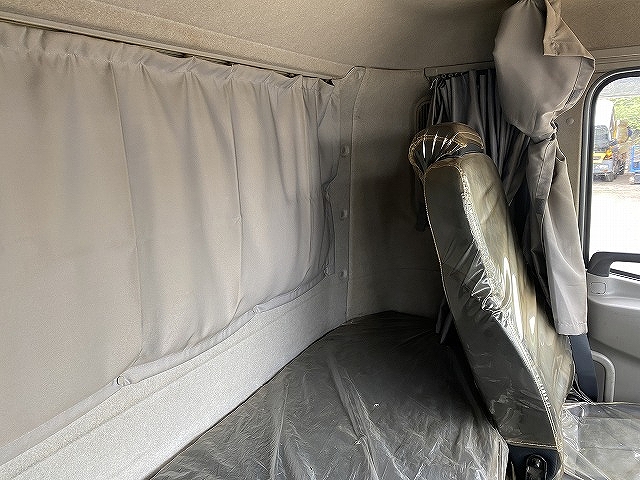 UDトラックスコンドルアルミウイング中型（4t）[写真30]