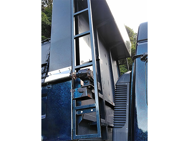 三菱ふそうスーパーグレートダンプ大型（10t）[写真10]