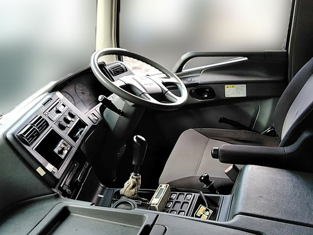 三菱ふそうスーパーグレートダンプ大型（10t）[写真31]