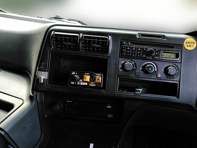 三菱ふそうスーパーグレートダンプ大型（10t）[写真36]