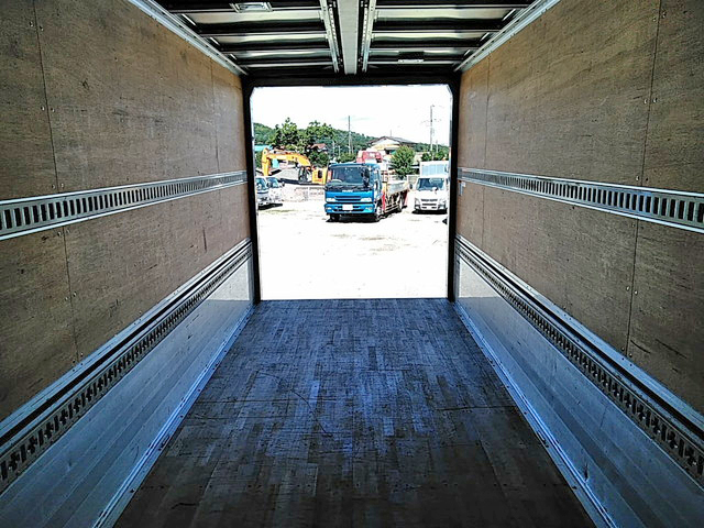 いすゞフォワードアルミウイング中型（4t）[写真13]