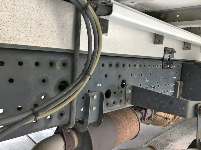 いすゞフォワードアルミウイング中型（4t）[写真18]