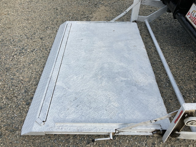 いすゞエルフ平ボディ小型（2t・3t）[写真14]