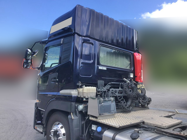 UDトラックスクオントレーラーヘッド（トラクターヘッド）大型（10t）[写真10]