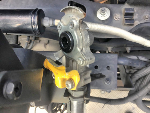 UDトラックスクオントレーラーヘッド（トラクターヘッド）大型（10t）[写真14]