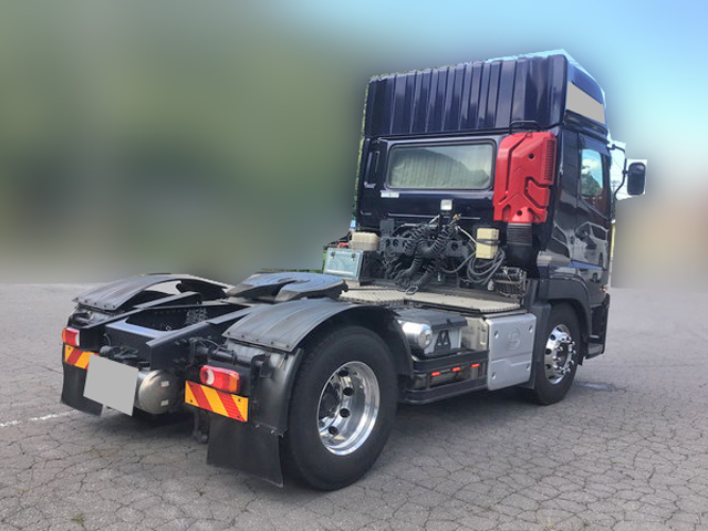 UDトラックスクオントレーラーヘッド（トラクターヘッド）大型（10t）[写真02]