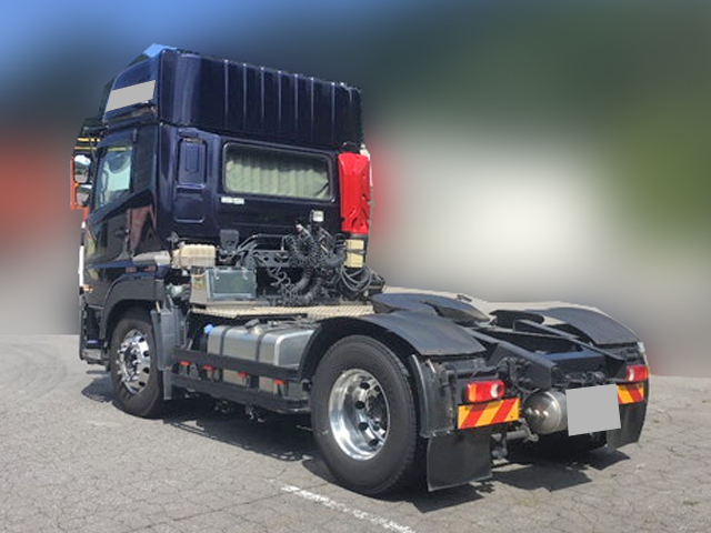 UDトラックスクオントレーラーヘッド（トラクターヘッド）大型（10t）[写真04]