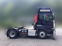 UDトラックスクオントレーラーヘッド（トラクターヘッド）大型（10t）[写真06]