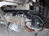 UDトラックスコンドル冷蔵冷凍ウイング中型（4t）[写真12]