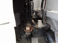 UDトラックスコンドル冷蔵冷凍ウイング中型（4t）[写真19]