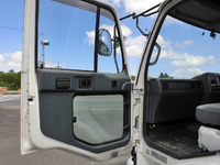 UDトラックスコンドル冷蔵冷凍ウイング中型（4t）[写真26]