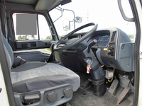 UDトラックスコンドル冷蔵冷凍ウイング中型（4t）[写真30]