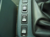 UDトラックスコンドル冷蔵冷凍ウイング中型（4t）[写真37]