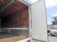 UDトラックスコンドル冷蔵冷凍ウイング中型（4t）[写真08]