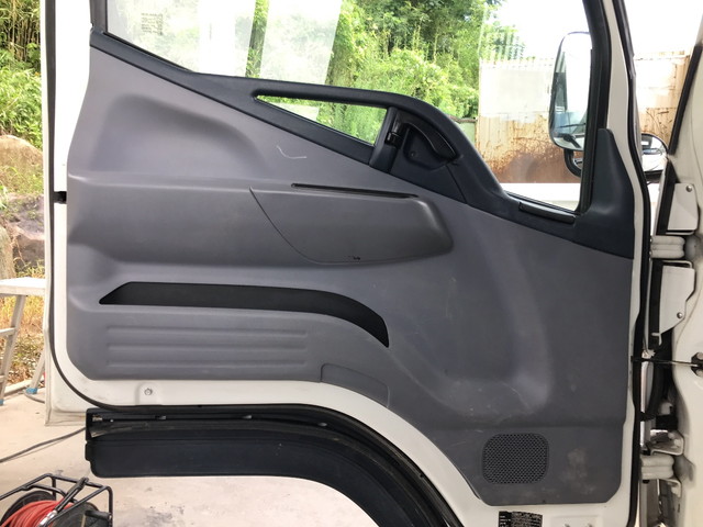 三菱ふそうキャンターダンプ小型（2t・3t）[写真23]