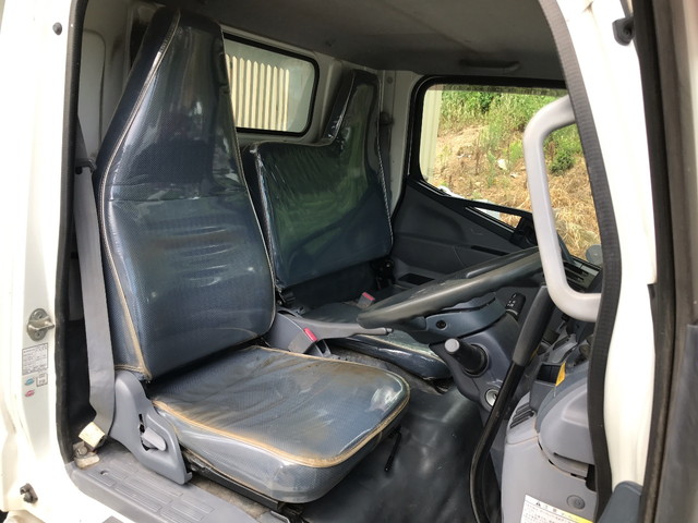 三菱ふそうキャンターダンプ小型（2t・3t）[写真26]