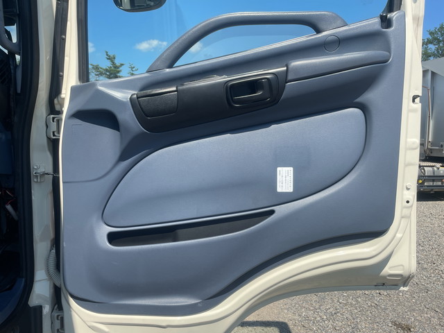 日野レンジャーパッカー車（塵芥車）増トン（6t・8t）[写真26]