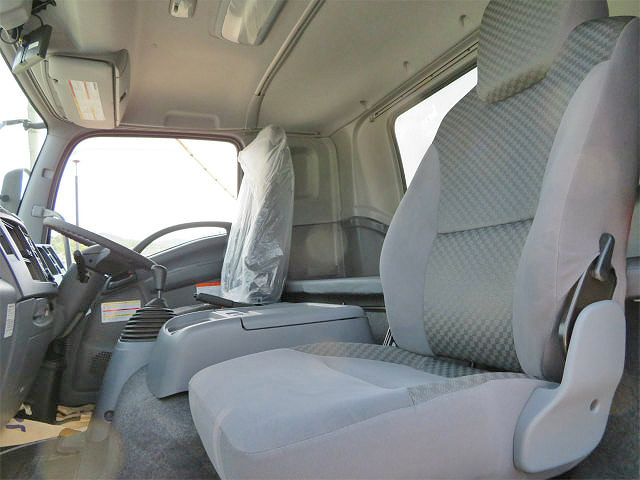 いすゞフォワード冷凍車（冷蔵車）中型（4t）[写真10]