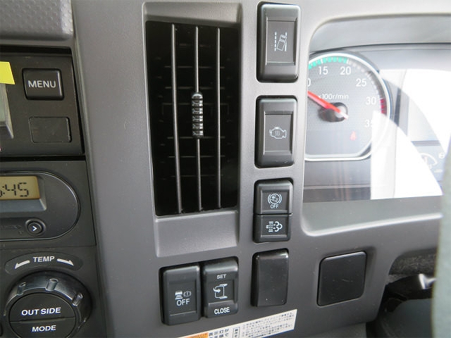 いすゞフォワード冷凍車（冷蔵車）中型（4t）[写真14]