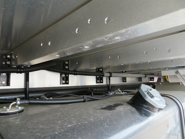 いすゞフォワード冷凍車（冷蔵車）中型（4t）[写真38]