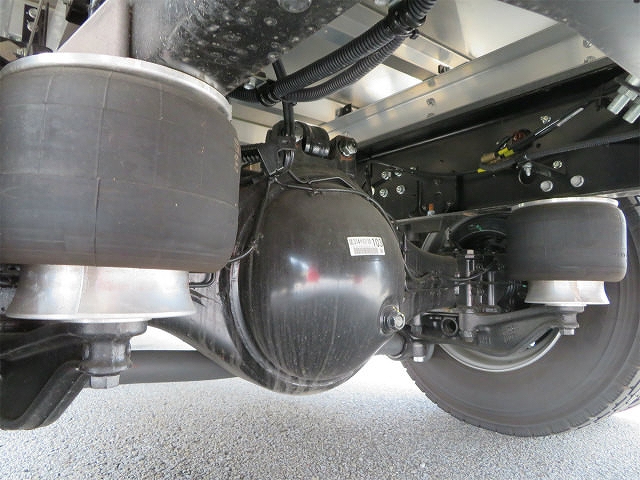 いすゞフォワード冷凍車（冷蔵車）中型（4t）[写真40]