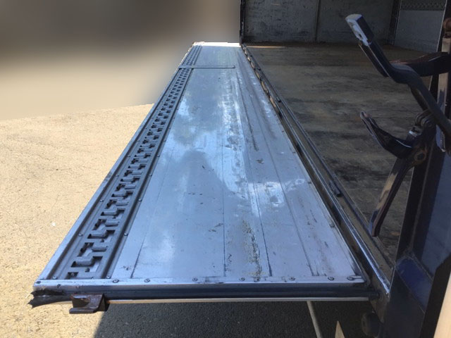 日野レンジャーアルミウイング中型（4t）[写真11]