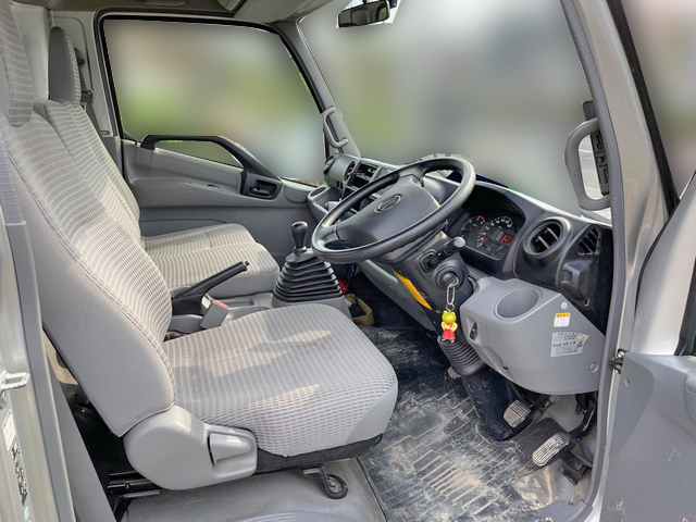 日野デュトロ平ボディ小型（2t・3t）[写真19]
