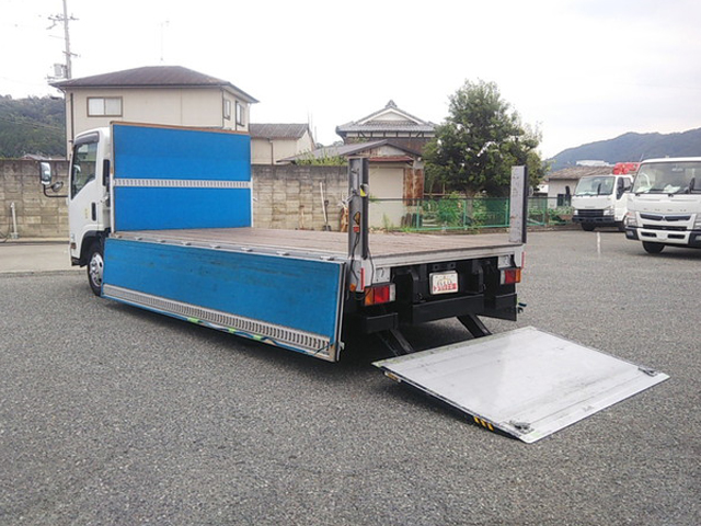 いすゞエルフアルミブロック小型（2t・3t）[写真10]