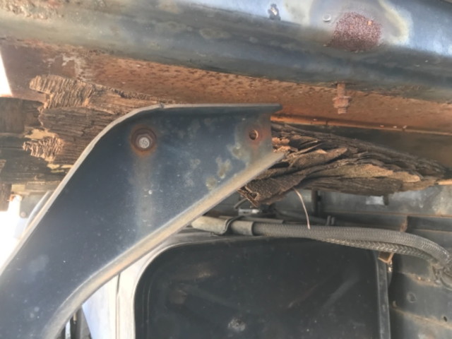 三菱ふそうキャンタークレーン6段小型（2t・3t）[写真15]