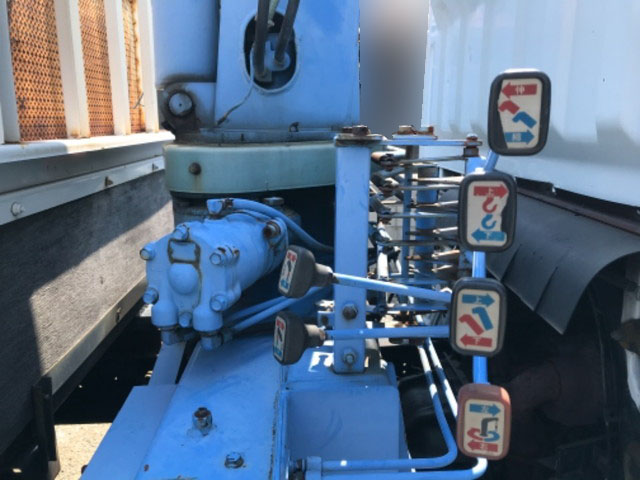 三菱ふそうキャンタークレーン6段小型（2t・3t）[写真05]