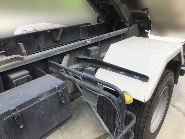 UDトラックスコンドルアームロール増トン（6t・8t）[写真11]