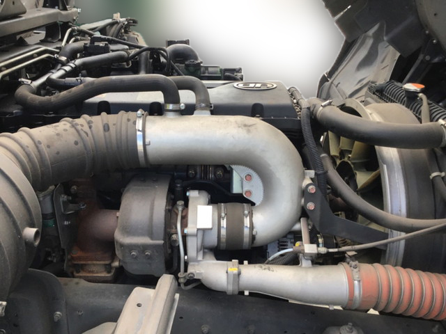 UDトラックスコンドルアームロール増トン（6t・8t）[写真20]