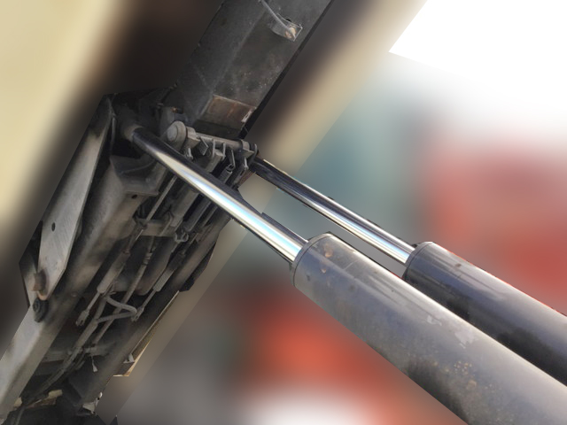 UDトラックスコンドルアームロール増トン（6t・8t）[写真09]