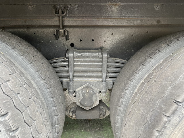 UDトラックスクオンユニック4段大型（10t）[写真20]